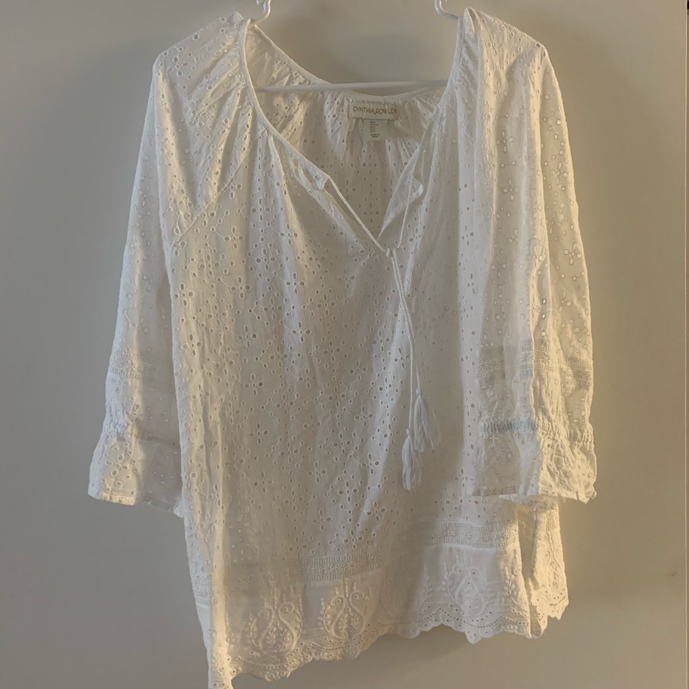 Women’s white top never worn size L